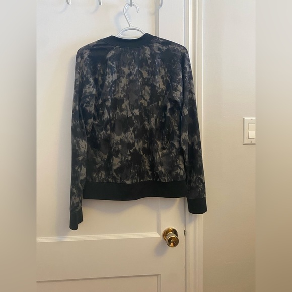 COLUMBIA size small - Picture 2 of 3